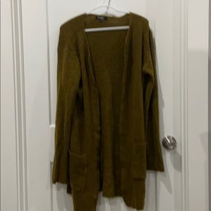 Mustard toned sweater with pockets